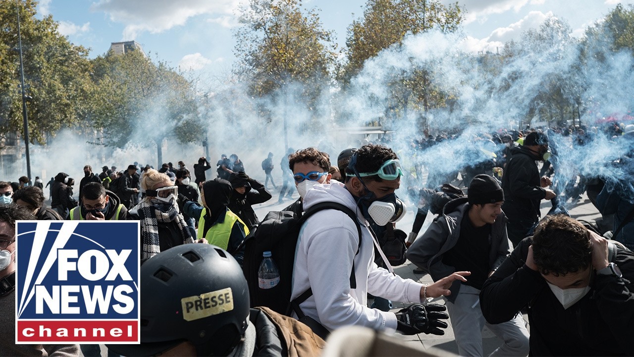French police deploy tear gas, water cannons: ‘Moment of CRISIS’ French police deploy tear gas, water cannons: ‘Moment of CRISIS’