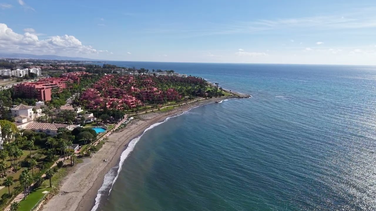 🌅 Discover Tikitano Beach Restaurant & Beachwalk in Estepona from the Sky! 🌊🌴