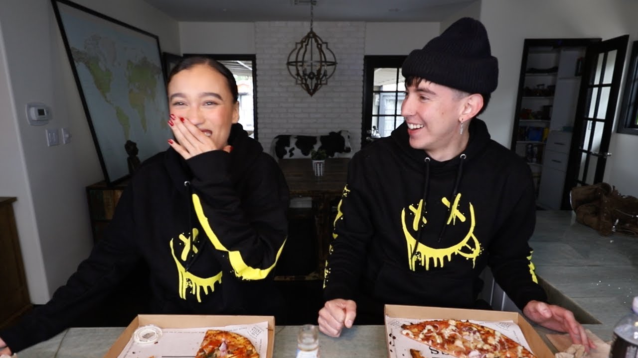 PIZZA MUKBANG WITH BOBBY MARES!!! (we address the dating rumors...)