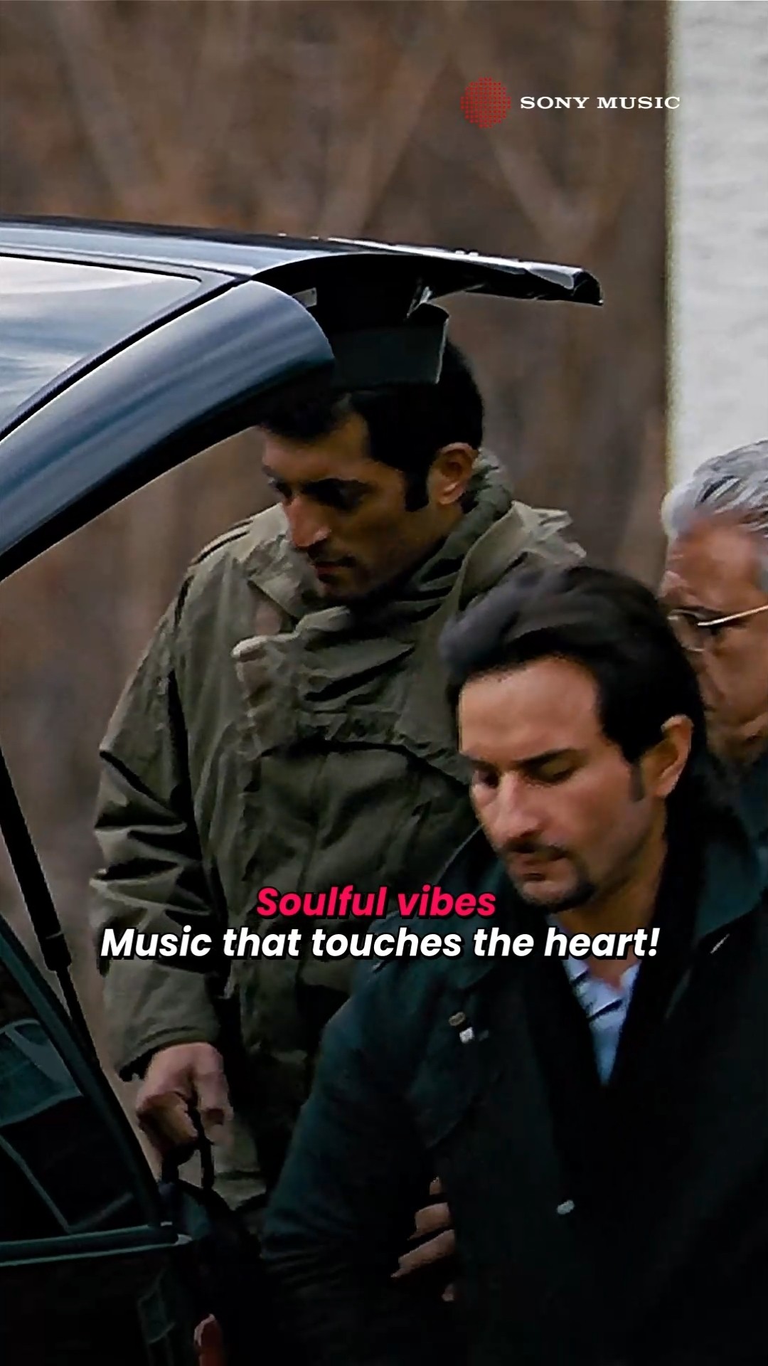 Surrendering to the divine with every beat. ❤️✨ #kurbaan #alimaulaaliali #saifalikhan