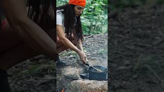 CAMPING GIRL | Shrimp on a Fire in the Rain and Makes Salad With Tomatoes For Garnish | P 7 | #viral
