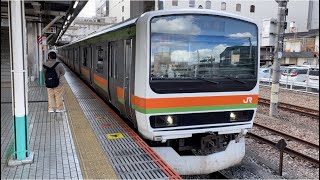 JR東日本209系3500番台ﾊｴカワ51編成（トップナンバー）がワンマン川越行きとして八王子駅1番線を発車するシーン（69運用）2023.8.10.14:39