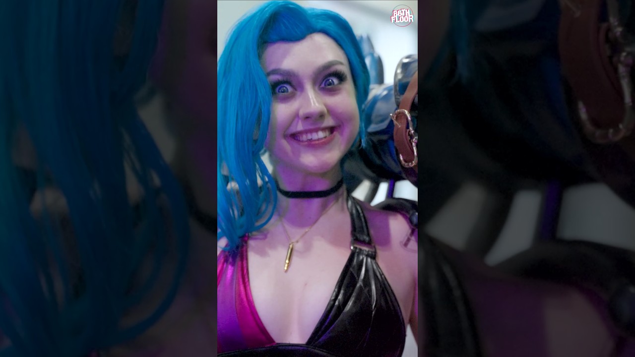 🤩AMAZING Jinx Cosplay from League of Legends🤩 MCM London the UKs BIGGEST Con 😍