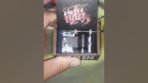 Classical Hot Wooden Hand Crank Music Box For Friends For Christmas Valentines Day Birthday Gift