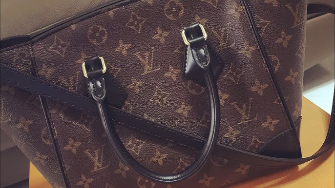 What's in my bag? Louis Vuitton Phenix 