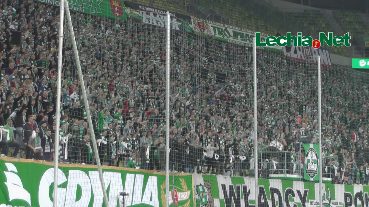 2019-04-06 Doping kibiców Lechii podczas meczu Lechia-Lech Poznań
