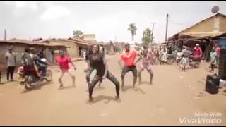 Ghetto kids dancing Hola Hola by sugar boy