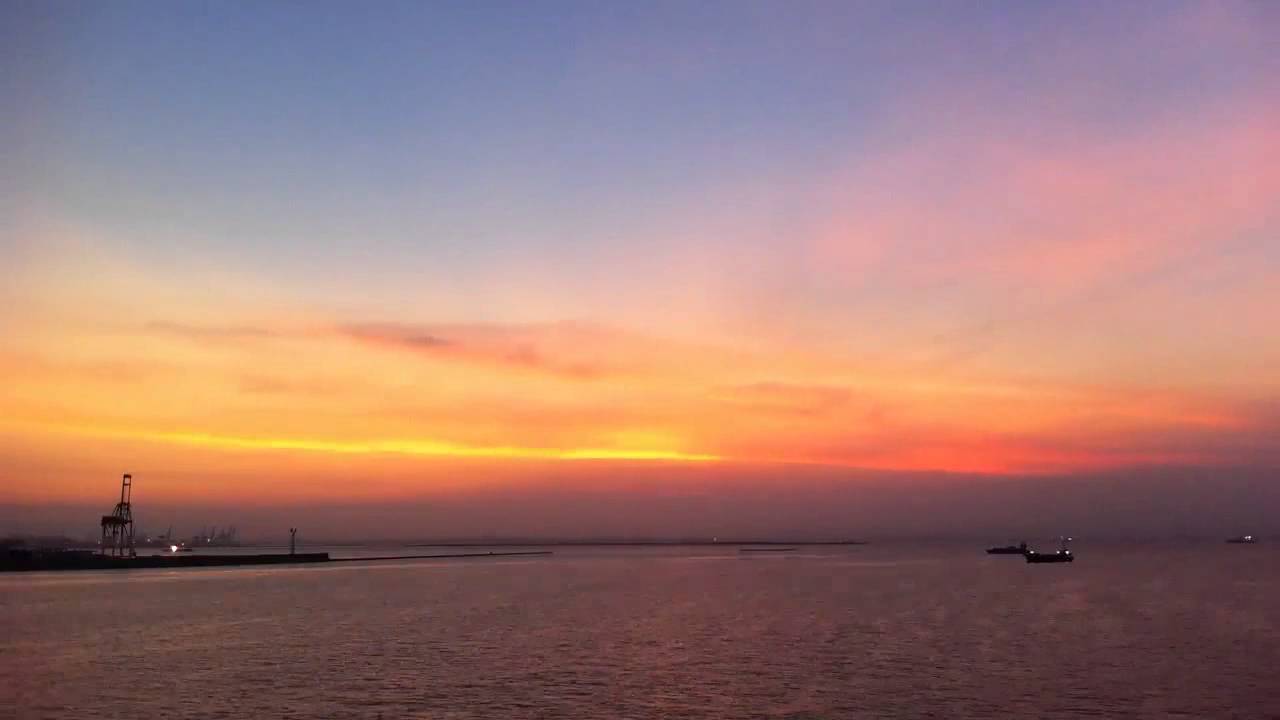 The dawning sky over the north area of Osaka Bay (10th, Aug., 2011