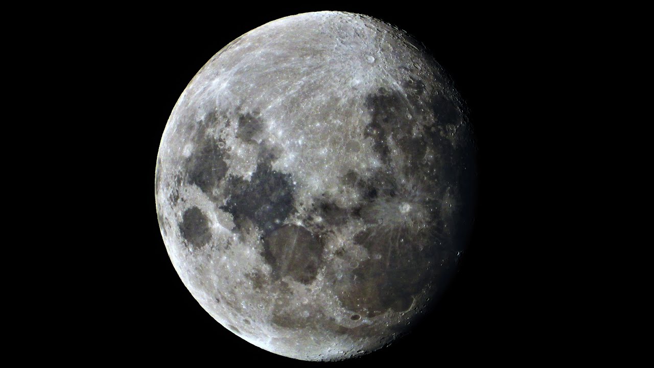 91% Moon (November 16-2021) Nikon P1000