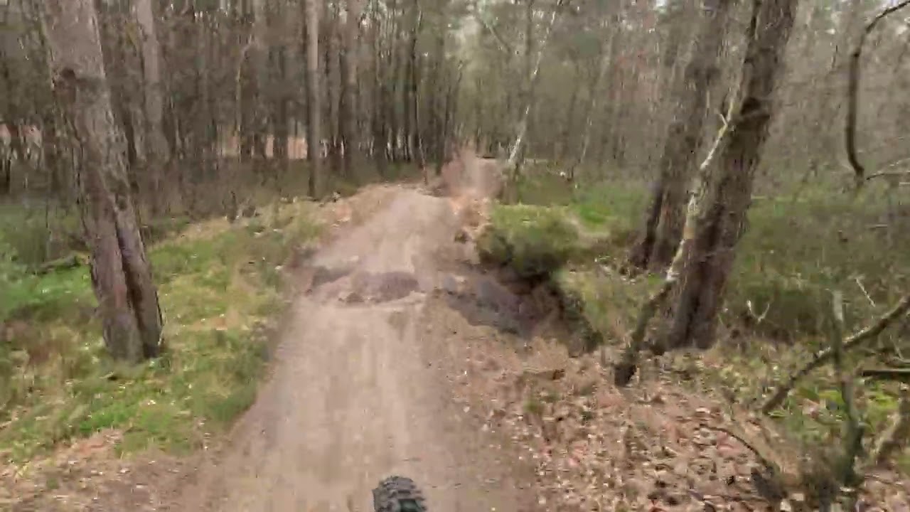 Harry Slinger (Amerongen) #mtb #jumps #lovetoride #amerongen #harryslinger #trails #canyonbikes 