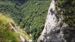 La France en Dacia Spring épisode 4 tout ne se passe pas comme prévu, perdus dans la montagne ...