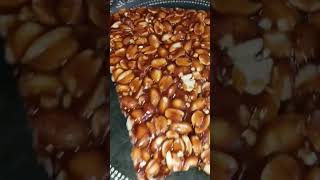 ठंडी में खाएं गुड़ की चिक्की । snacks shortvideo