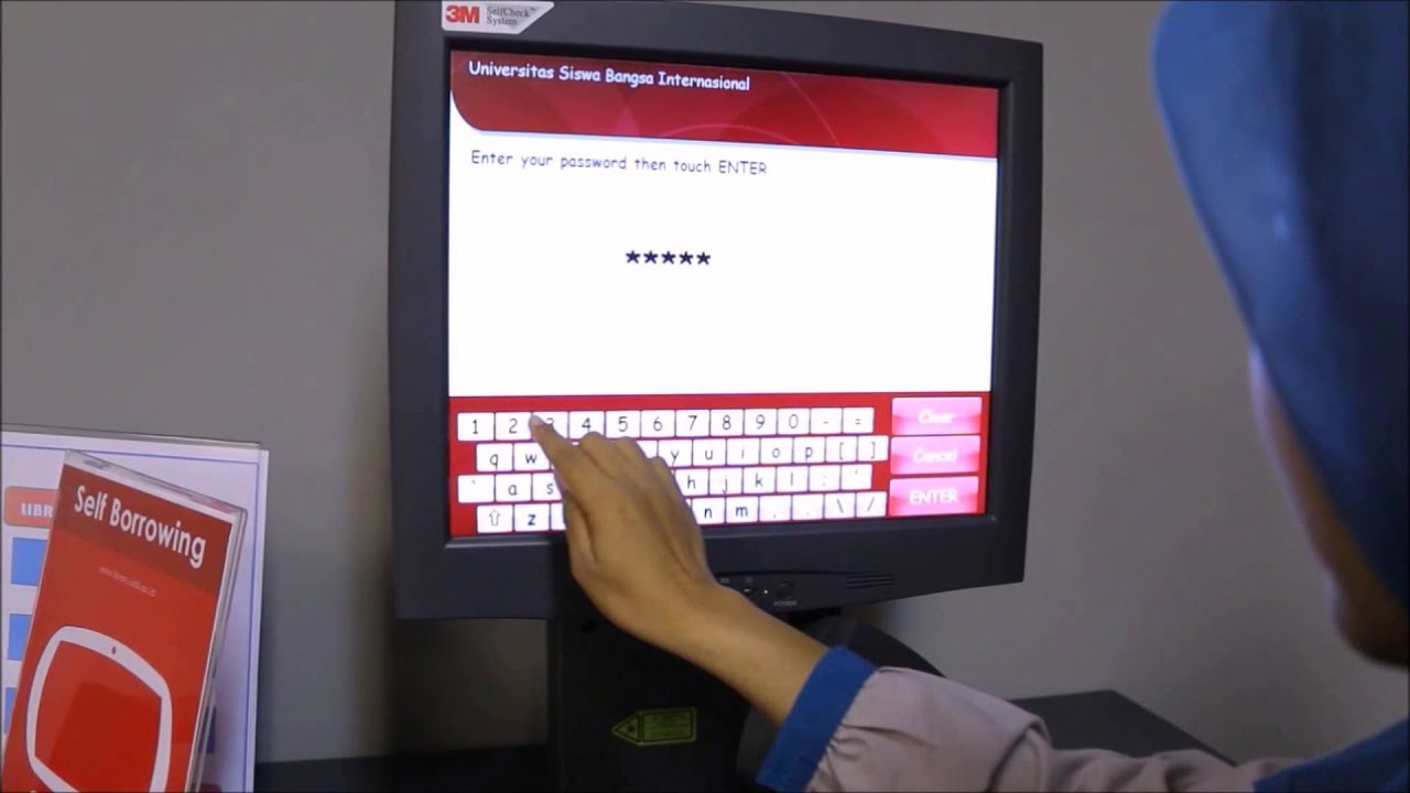 EDUC 1300 students at Lone Star CollegeJakarta introduce the Library