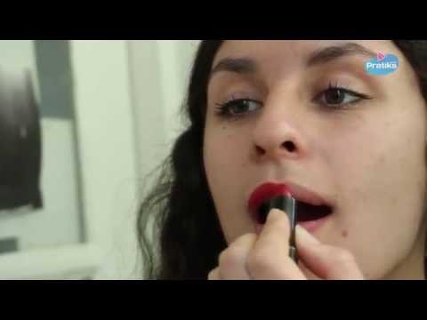 Vidéo: Se Brosser Les Lèvres Avec Une Brosse à Dents: Est-ce Qu'il Exfolie?
