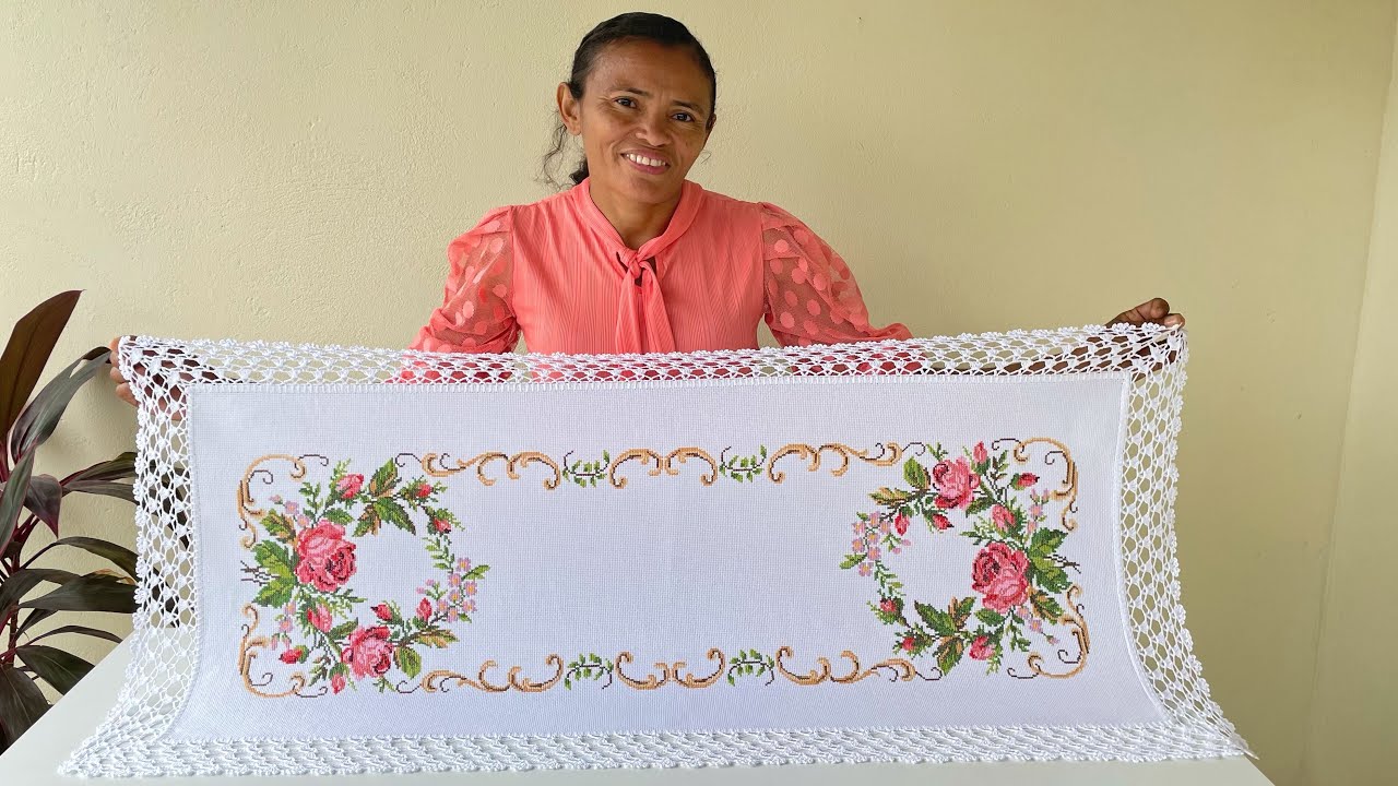 CAMINHO DE MESA EM PONTO CRUZ - FEITO COM MUITO CAPRICHO