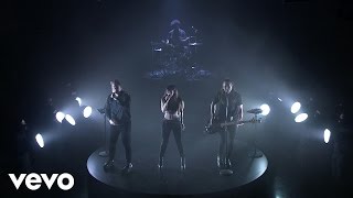 Video thumbnail of "The Band Perry - Stay In The Dark (Live on The Tonight Show Starring Jimmy Fallon)"