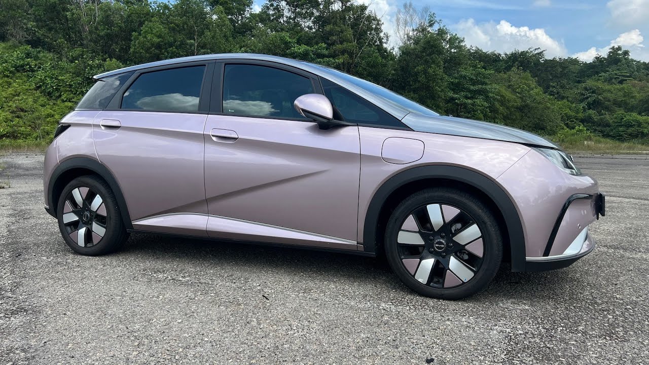 2023 BYD Dolphin Extended Range Premium Start-Up and Full Vehicle Tour