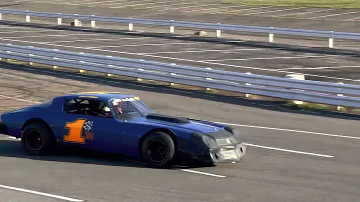 Jamie Whitt #1 Chevy Camaro practice at LPIR Coebu...