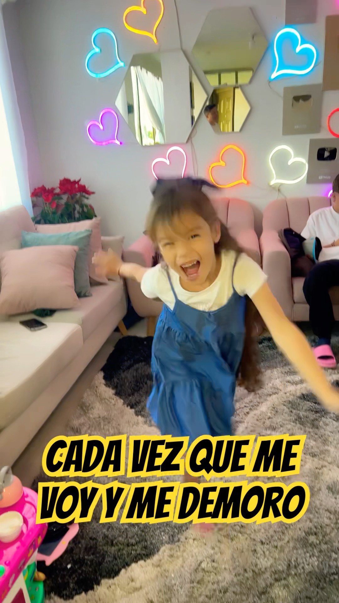 Pov:cada vez que mi mamá se va la extraño mucho ?#humor #cosasdefamilia #humorfamiliar #shortviral