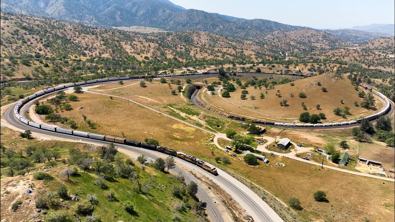 Tehachapi Loop - YouTube