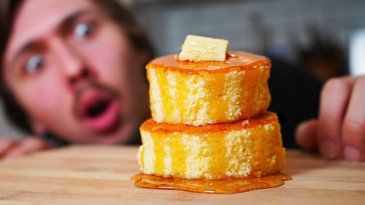 Les pancakes Japonais soufflés du bonheur