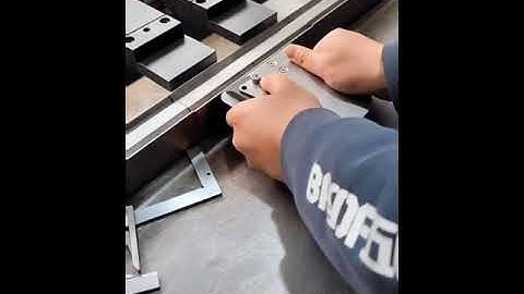 Bending machine press brake support tool