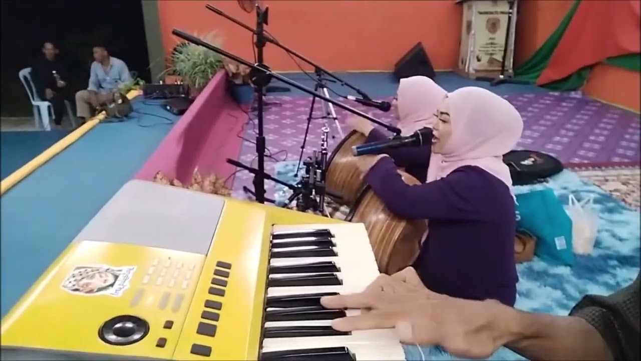 Bergendang kampung Bungan kecil (1)