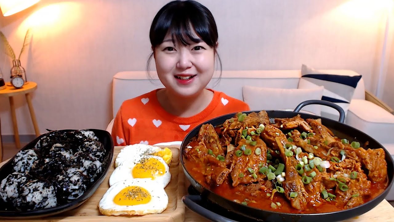 파김치 듬뿍 넣은 매콤한 매운 파김치 갈비찜 계란후라이 주먹밥 먹방  Spicy Galbi-jjim Green onion kimchi Mukbang Eatingsound