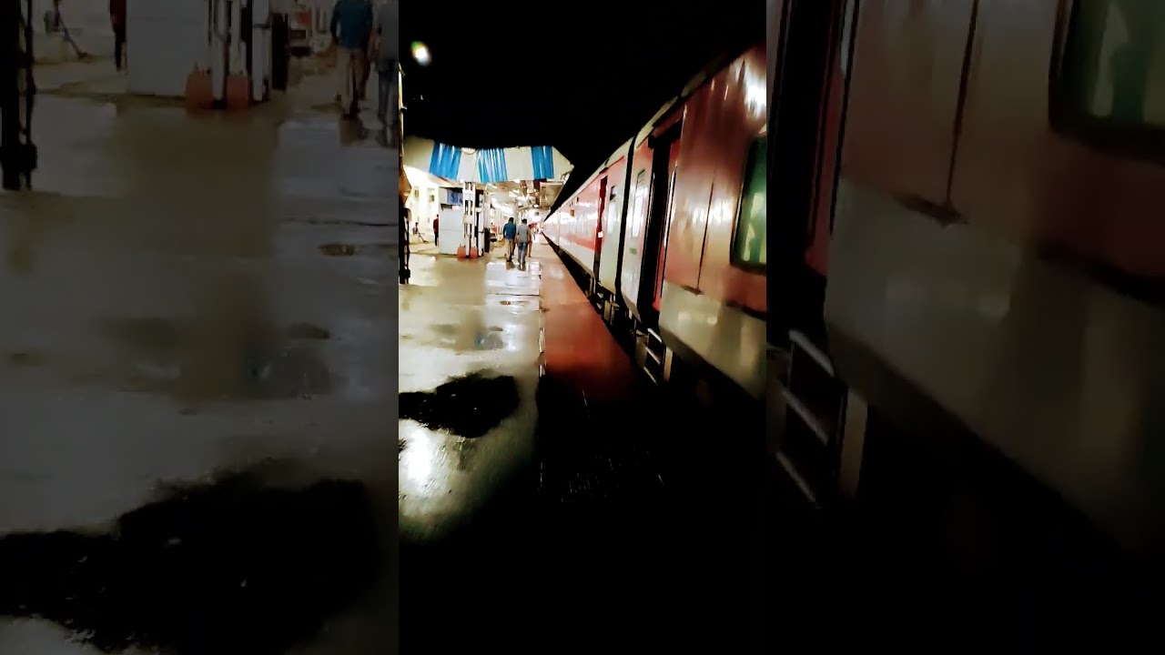 LHB COACHES CROSSING AT STATION 