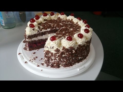 Das einfache, klassische Rezept für die beliebte Schwarzwälder Kirschtorte zeige ich euch in diesem . 