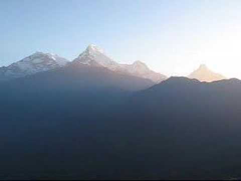 Sun rise at Poon Hill