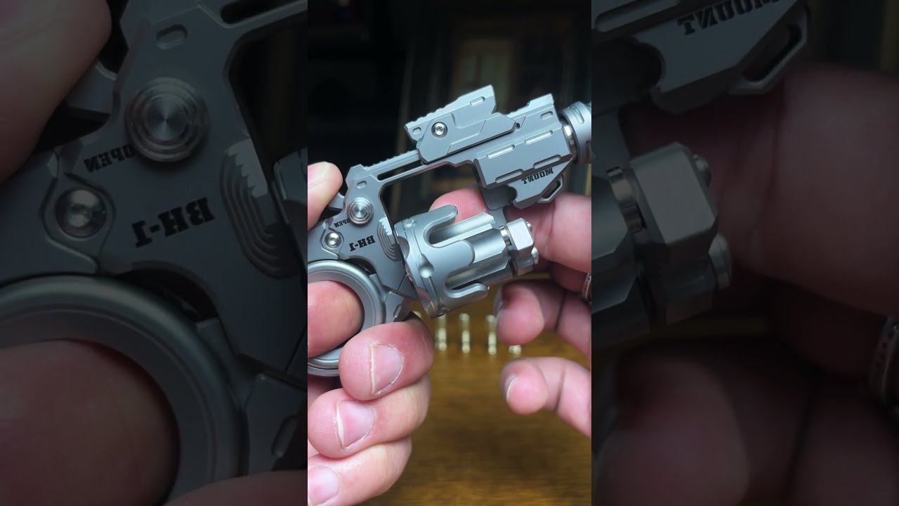 Titanium Alloy Hard Core Debut EDC Revolver Decompression Toy