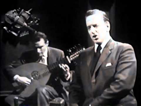 Peter Pears & Julian Bream perform Dowland and Ros...