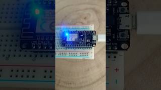 🔥 Faire clignoter la LED interne en 11 secondes ! ESP8266 facile 💯 #diy #short #satisfying