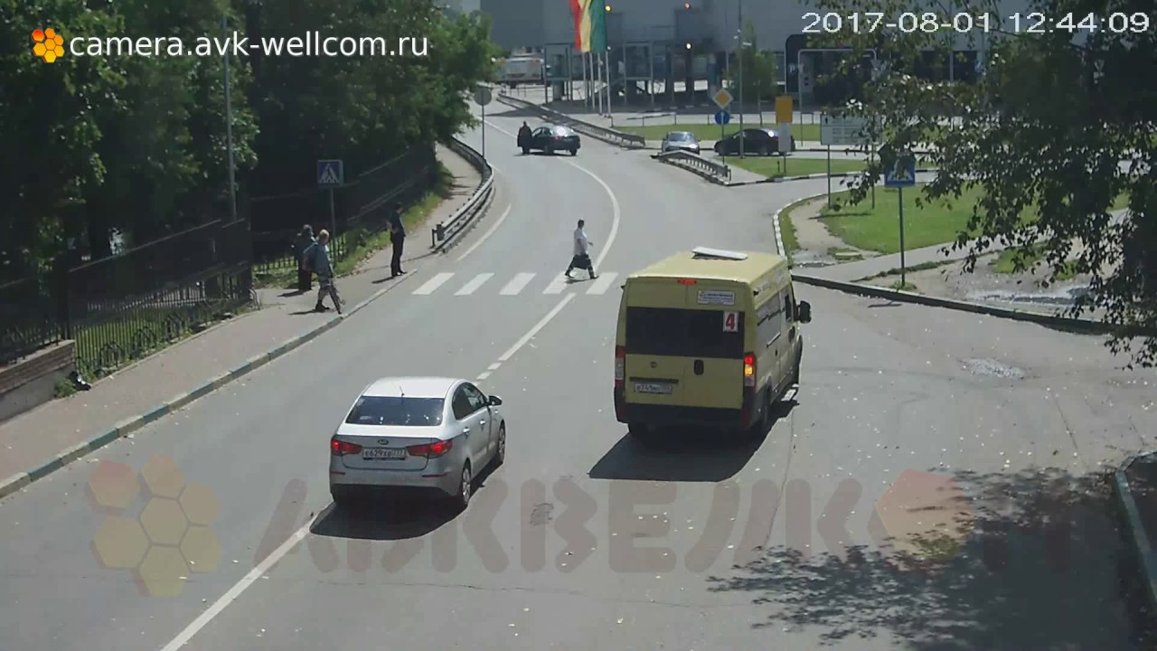 Авария, г. Котельники, мкрн. Белая Дача, выезд к ТЦ «Мега», 01.08.2017 ...