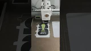E hoje saio uma caixa de figurinha da copa na impressora 3d  na bambu lab a1
