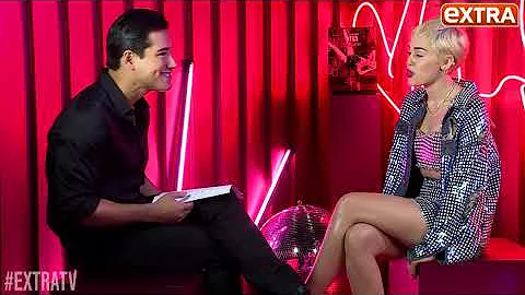 Miley Cyrus Rips Into the Paparazzi for Ruining He...