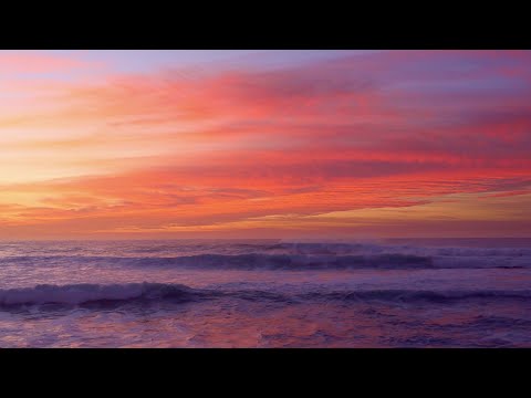 Serenity at Sunset: Ocean Waves Relaxation Video