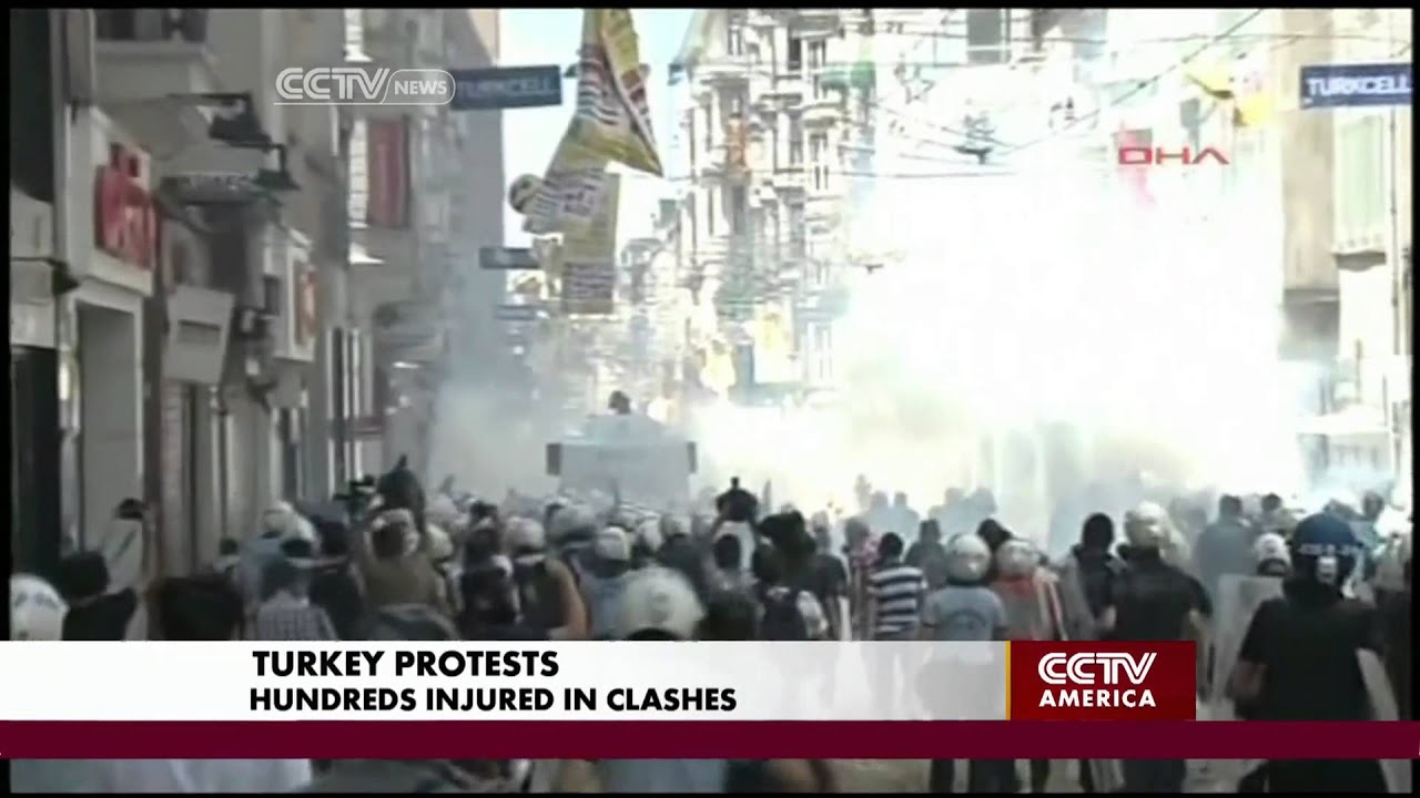 Mass Protests Continue on the Streets of Istanbul