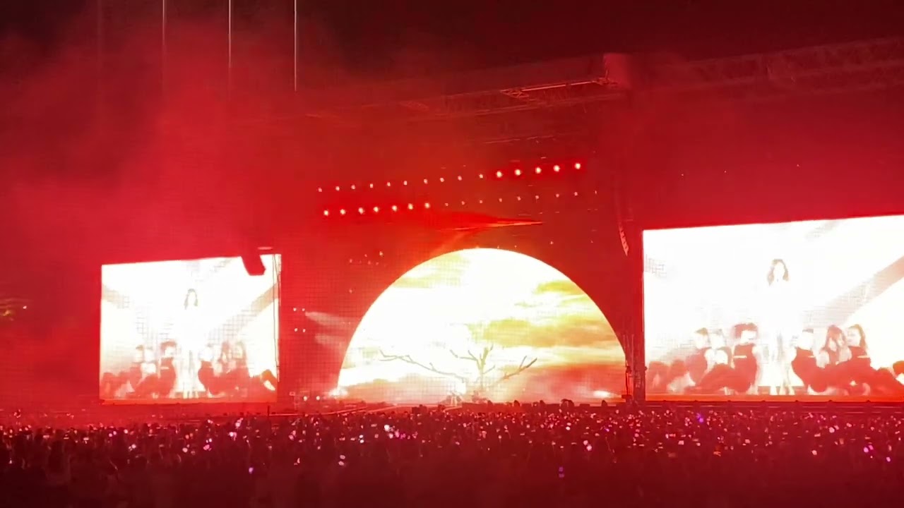 BLACKPINK ENCORE CONCERT ( JENNIE - SOLO) at Dodger Stadium #bornpink #blackpink #worldtour #concert