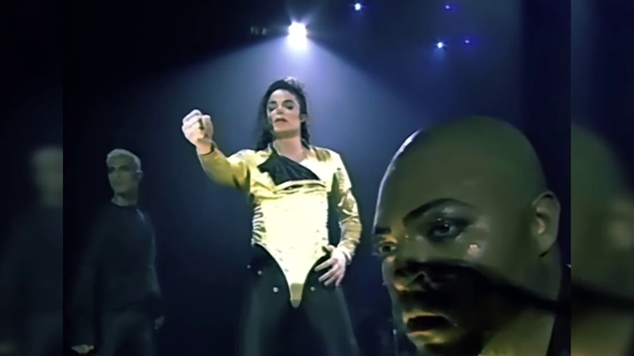Wanna Be Startin Somethin Live