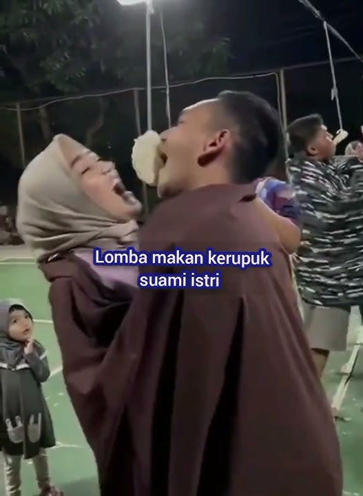 Lomba agustusan makan kerupuk suami istri seru lucu #lomba17agustusan #lombaagustusan #lombaseru