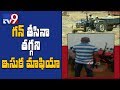 On Cam: AP Sand Mafia doesn't Fear  Telangana SI's Gun