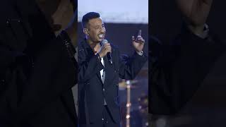 أنا النيل الصحي بيوافي و يغني مع المراكبية  أنا السودان    طه سليمان سمعها