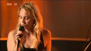 Video thumbnail of "ELLIE GOULDING feat. LISSIE - Making Pies @ New Pop Festival 2010"