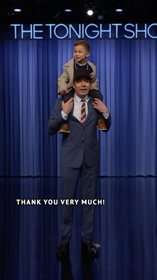 Jimmy takes his “son” to work after #ElonMusk’s kid climbed onto his shoulders at a conference ?