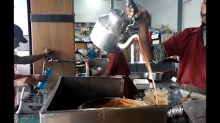 Famous Bhopali Chai (फेमस भोपाली चाय) (Raju Tea Stall) | Bhopal Streets Food | Indian Streets Food
