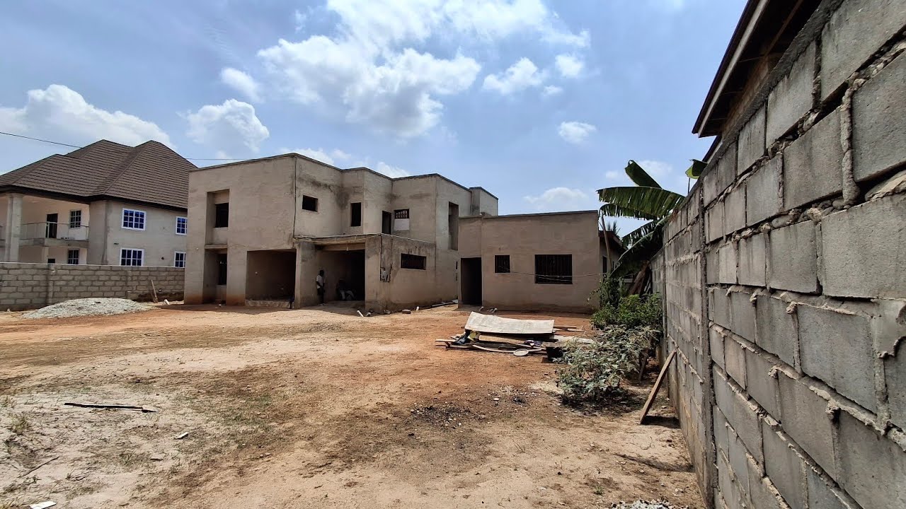 7bdrm House in K Fuseini Estate, Kumasi Metropolitan for sale