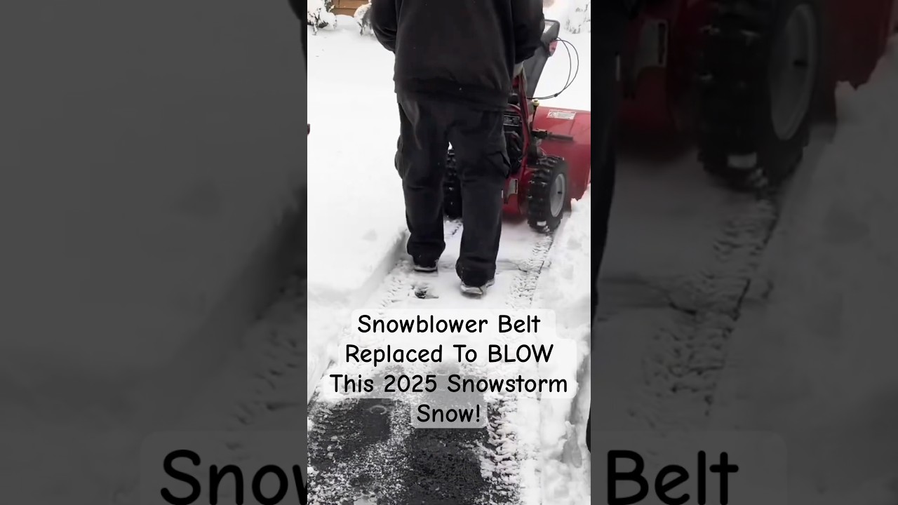 Заменён ремень снегоочистителя, чтобы убрать весь этот снег! 