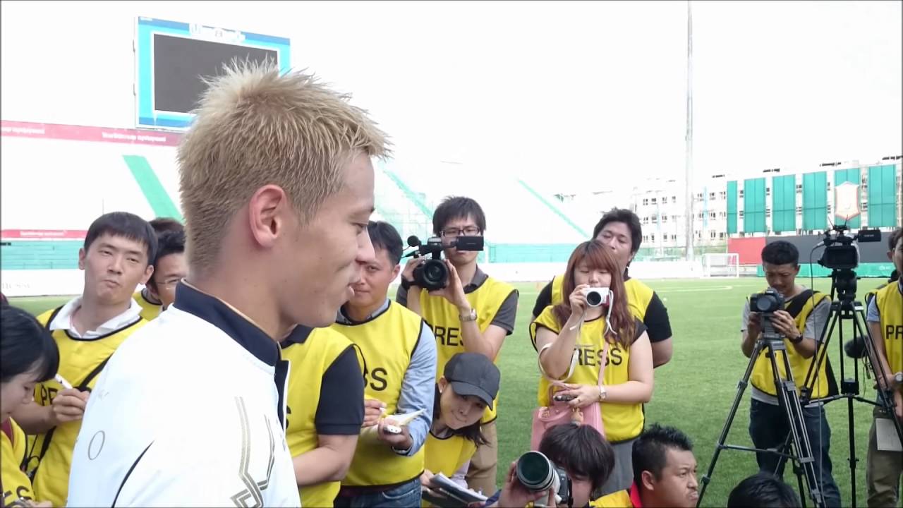 バンコクのサッカースクールでの本田圭祐インタビュー Youtube